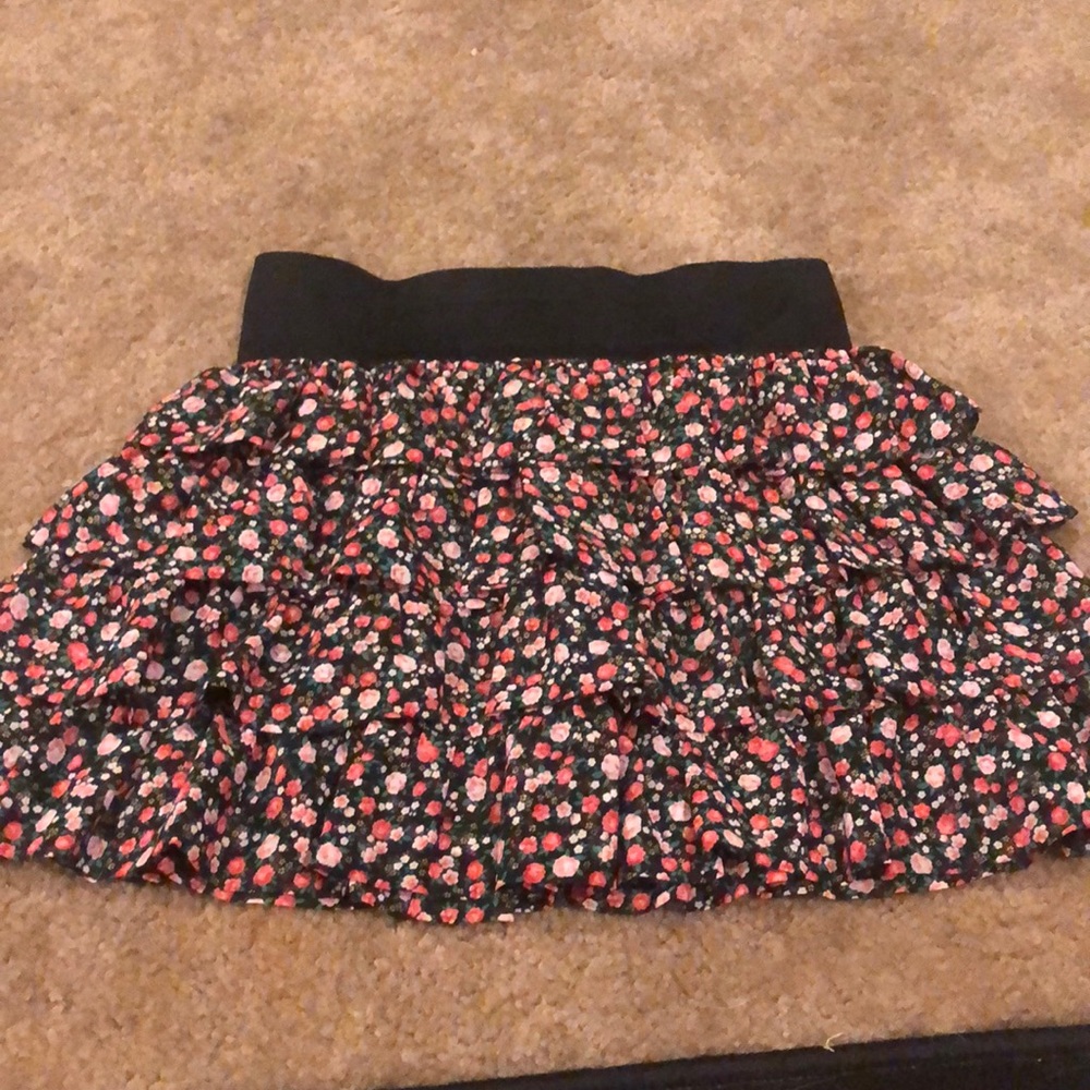 MUST GO - Forever 21 floral skirt